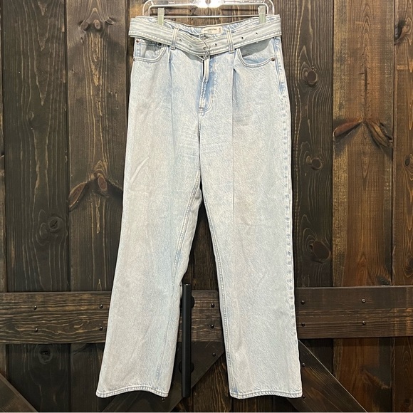 Abercrombie & Fitch The Loose High Rise Belted Jeans 30 10 Denim Light Baggy - Picture 2 of 15